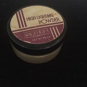 Stage light highlighting powder gold